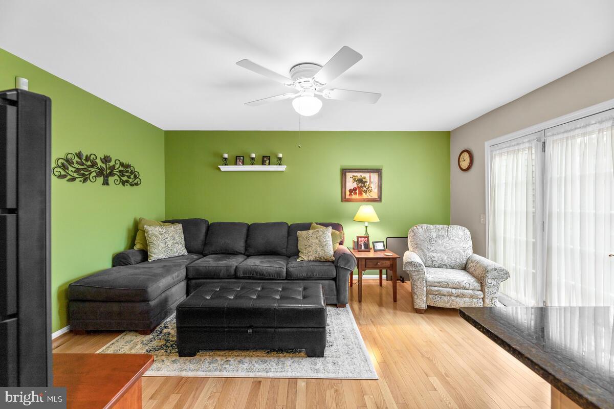 DUMONT OAKS - Residential