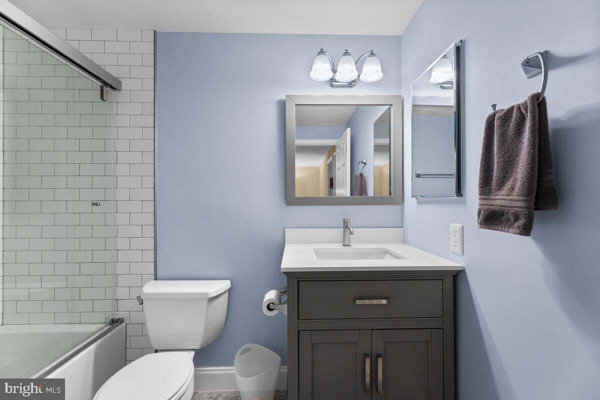 DUMONT OAKS - Residential