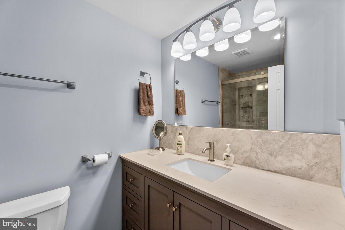 DUMONT OAKS - Residential