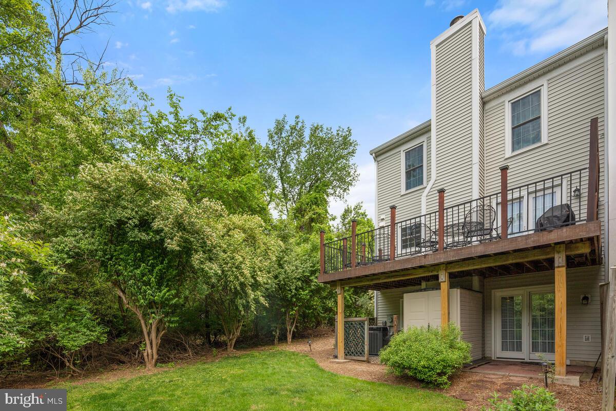 DUMONT OAKS - Residential