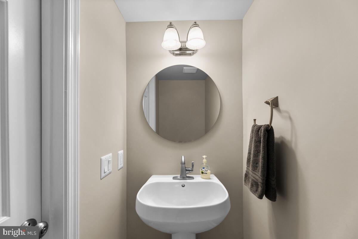 DUMONT OAKS - Residential