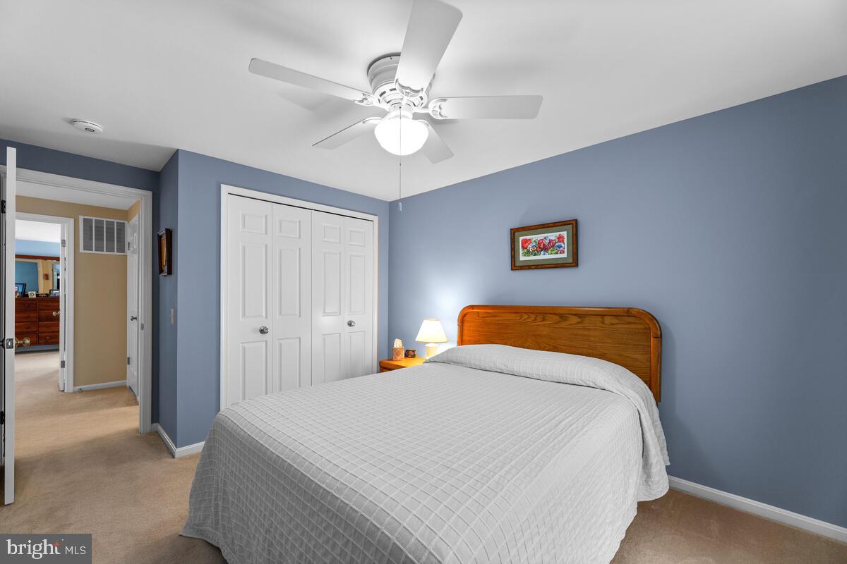 DUMONT OAKS - Residential