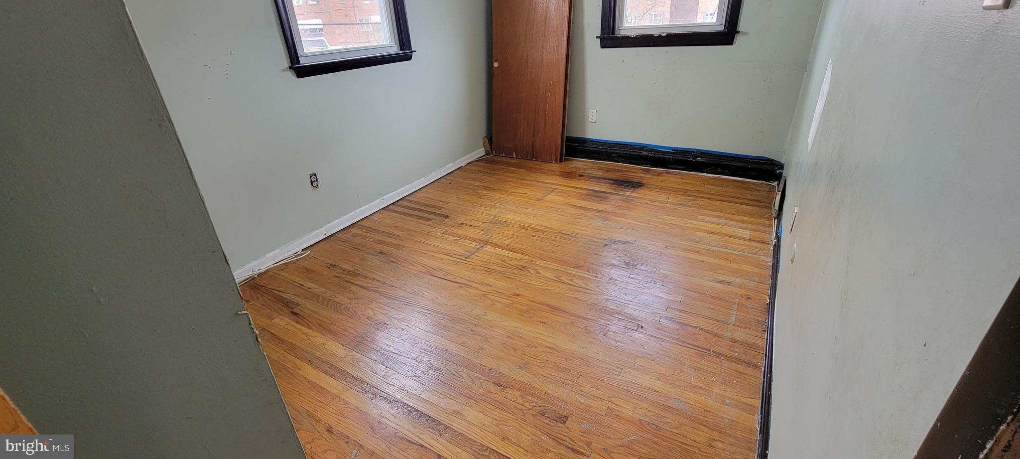 ROXBOROUGH - Residential