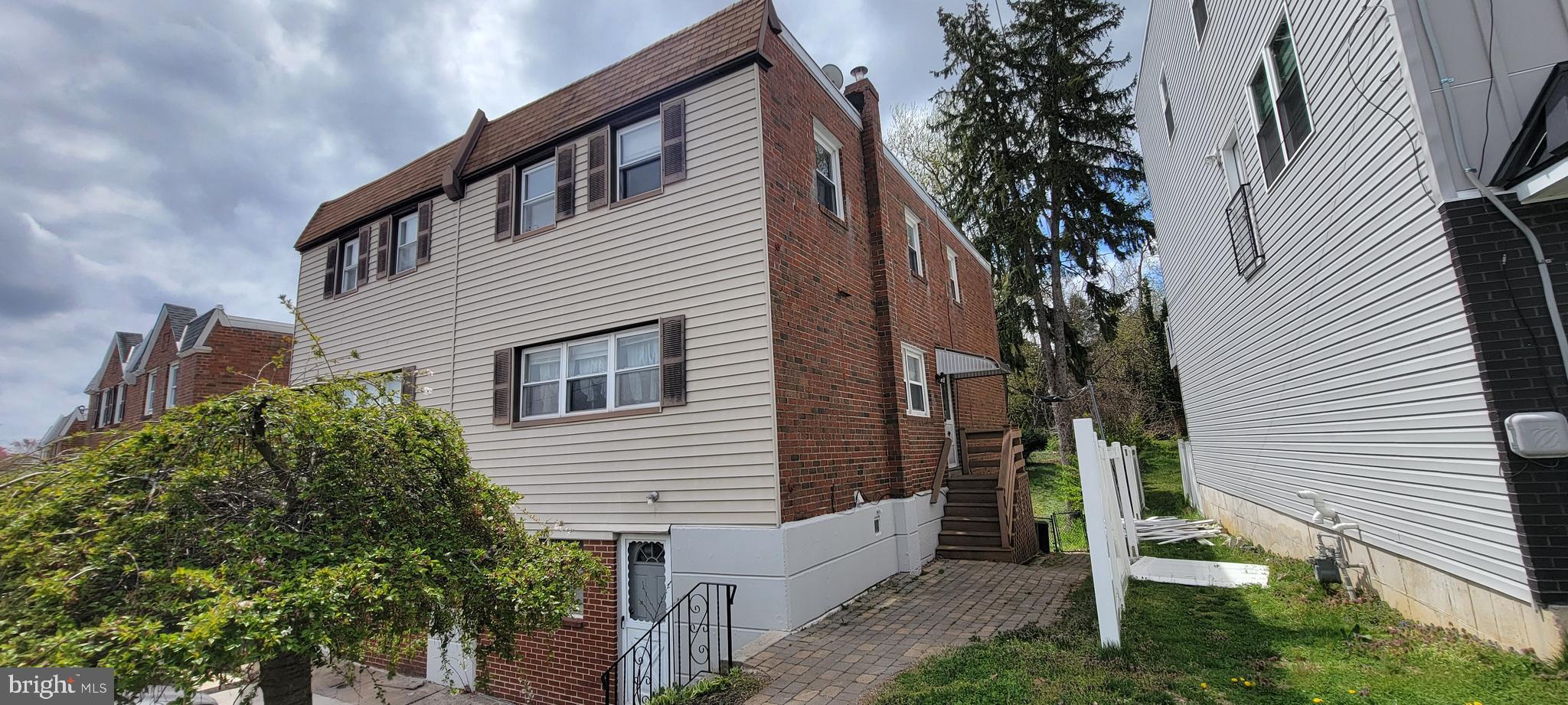 ROXBOROUGH - Residential