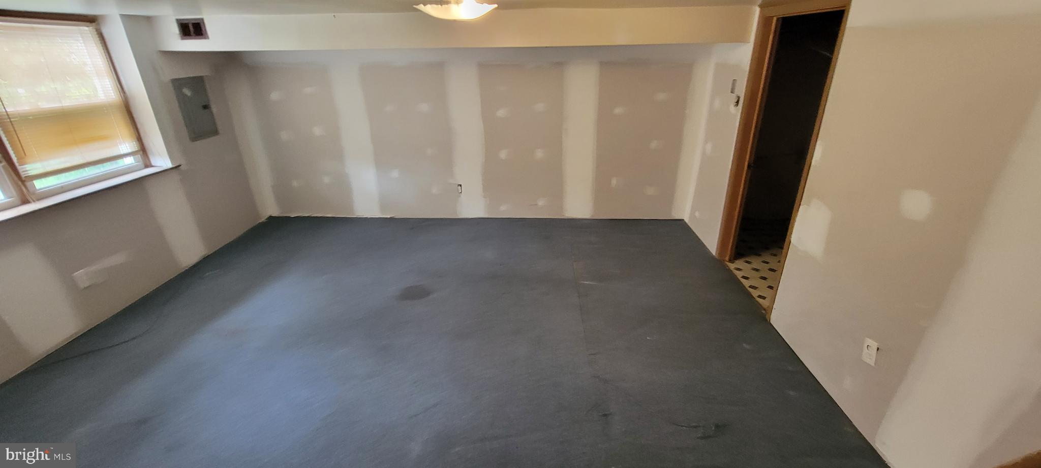 ROXBOROUGH - Residential