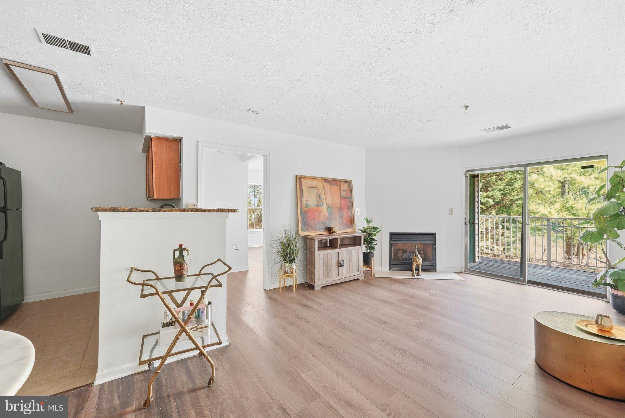 8931 TOWN CIRCLE 6-102