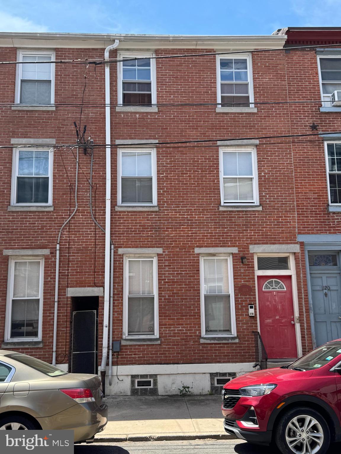 1118 GREEN STREET