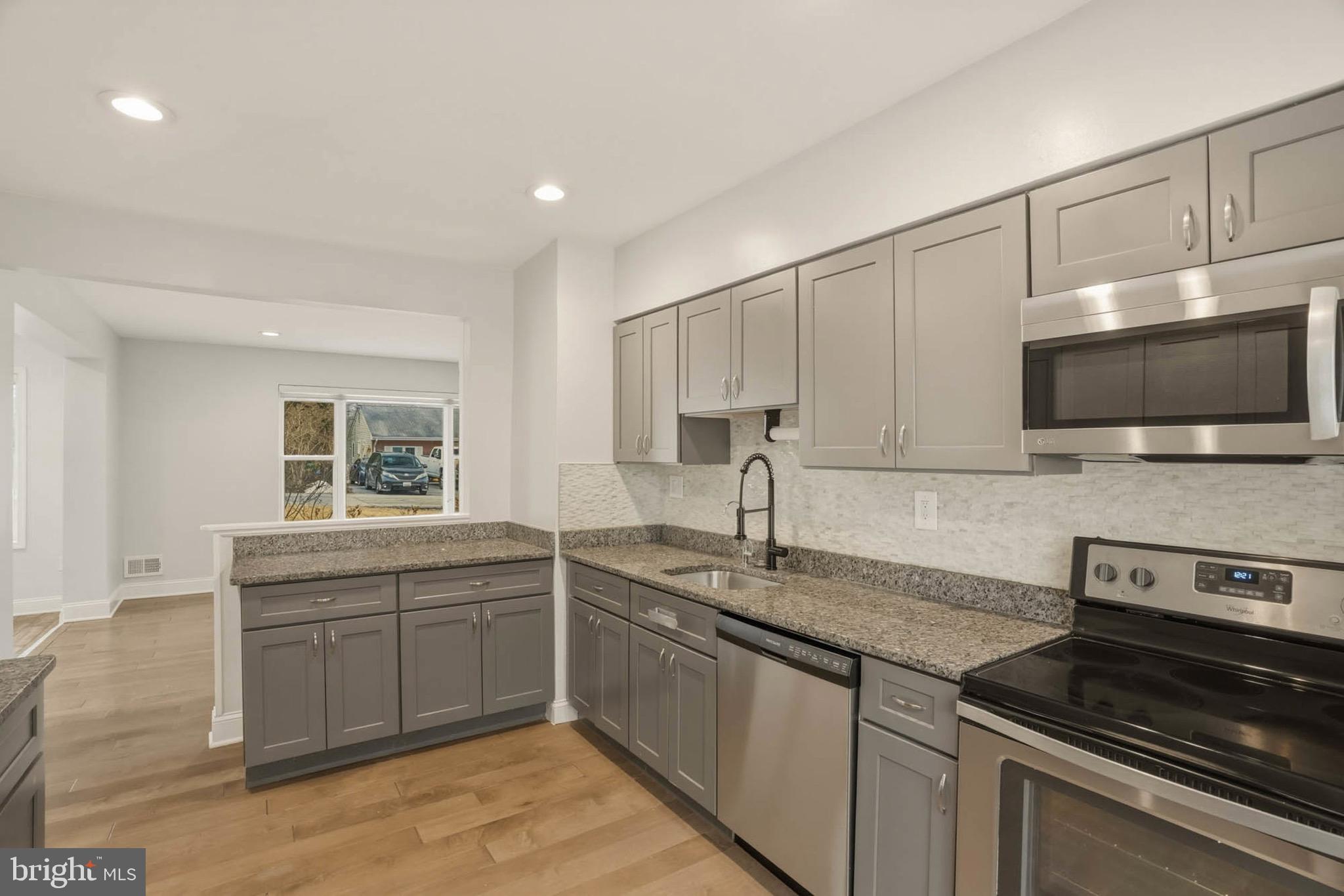 FORT WASHINGTON - Residential