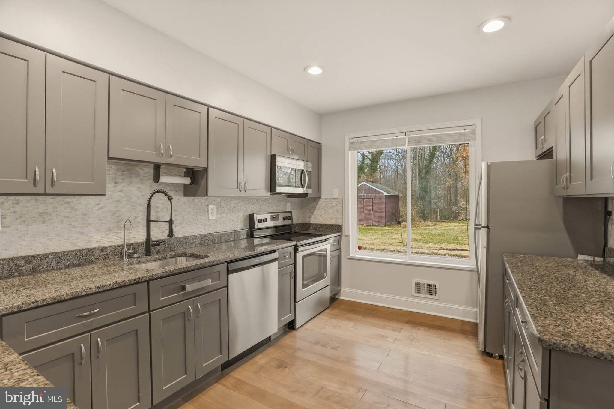 FORT WASHINGTON - Residential