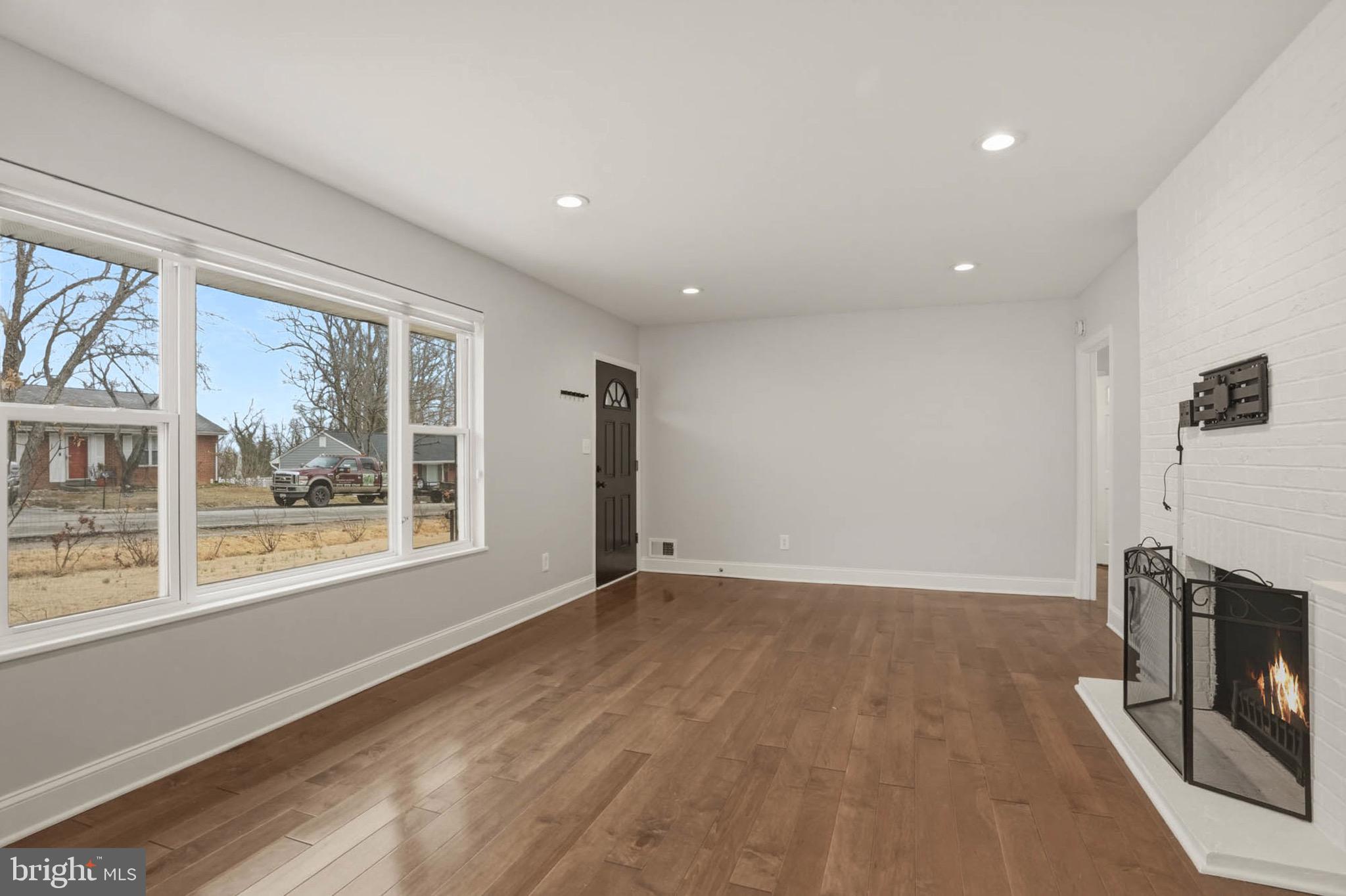 FORT WASHINGTON - Residential