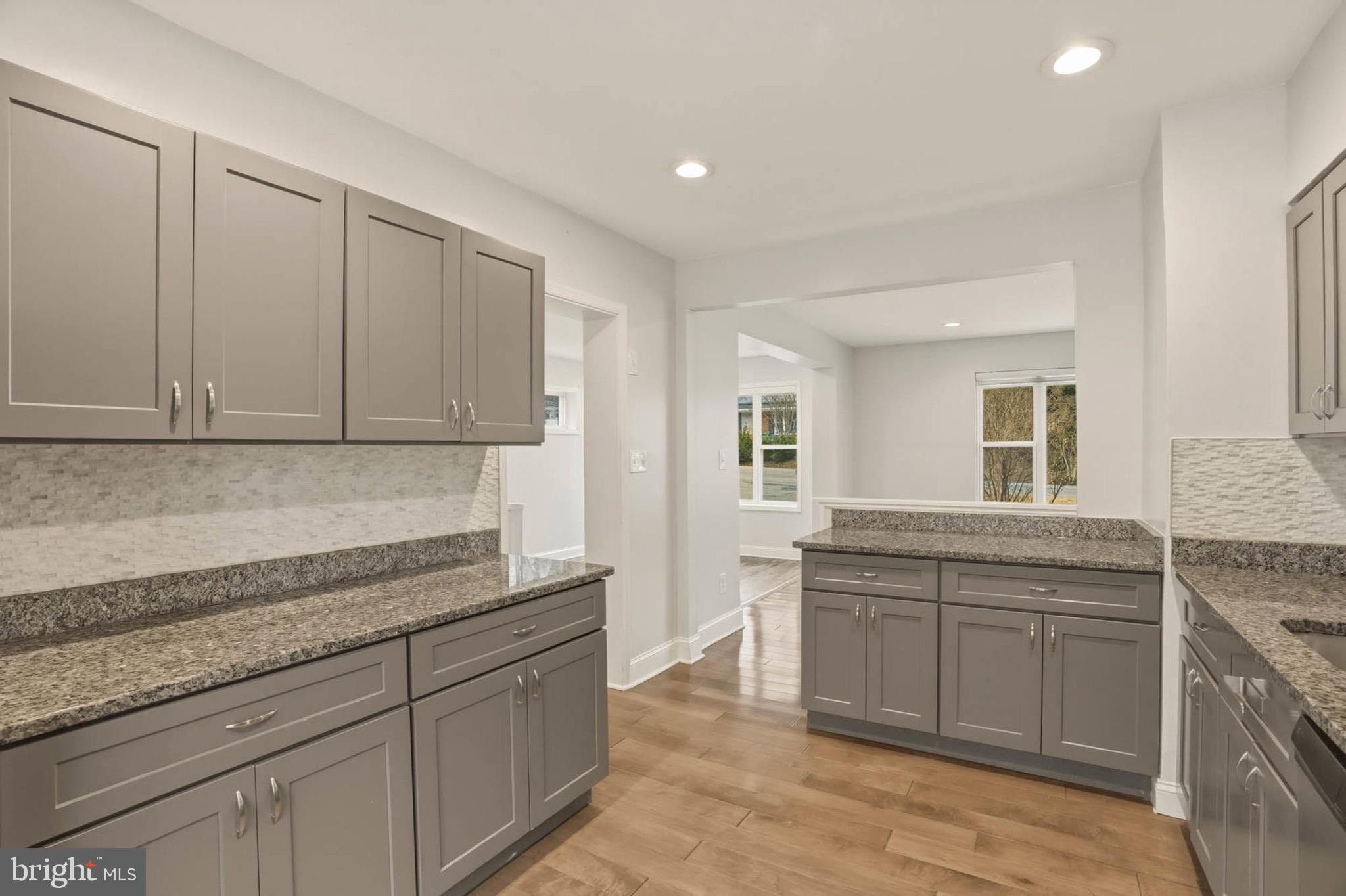 FORT WASHINGTON - Residential