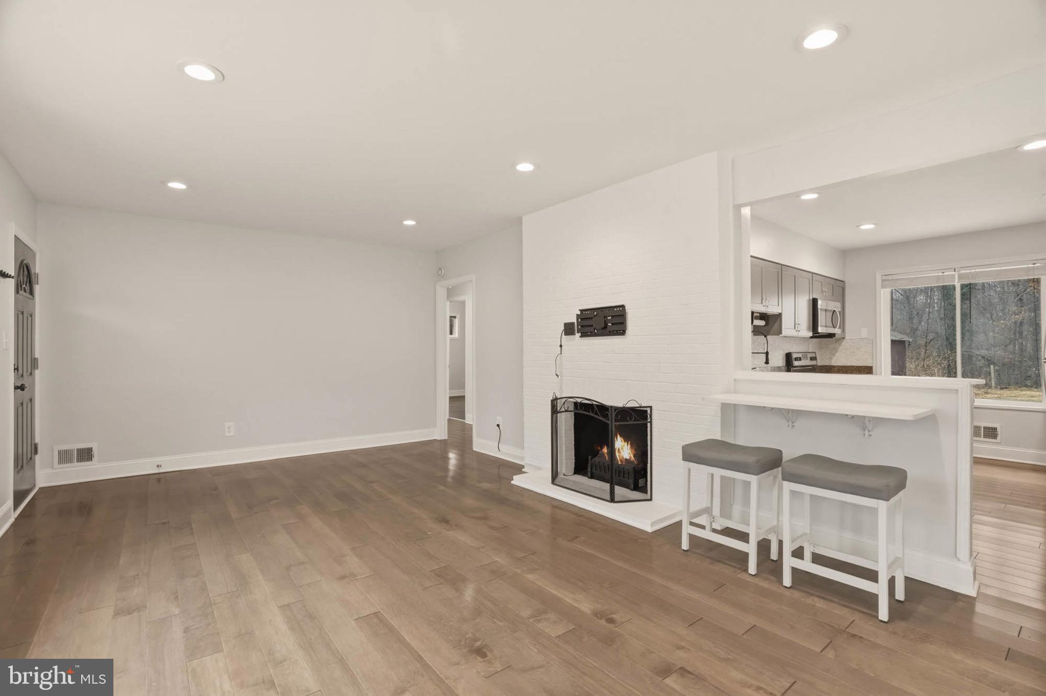 FORT WASHINGTON - Residential