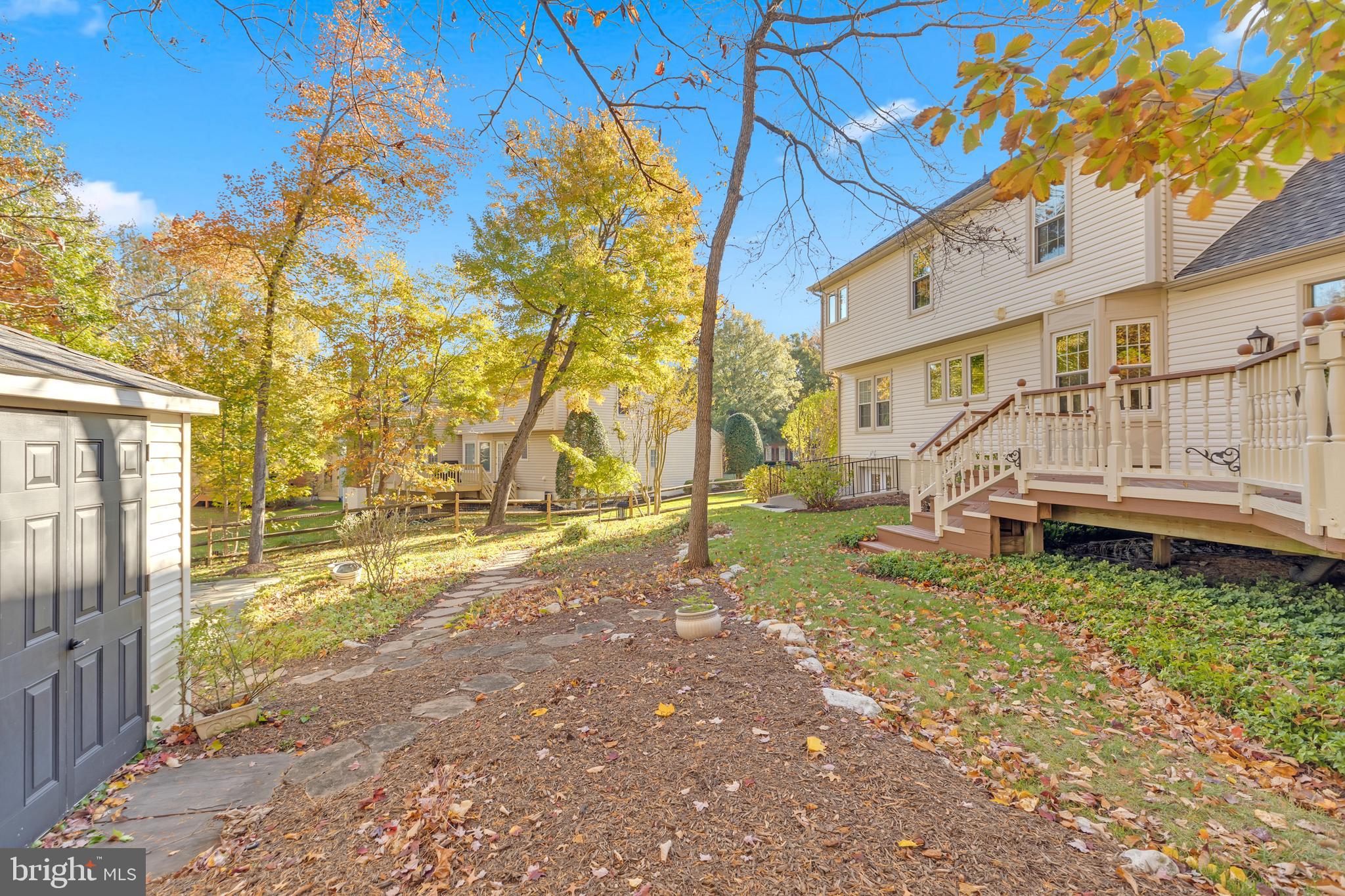 CROSSPOINTE - Residential