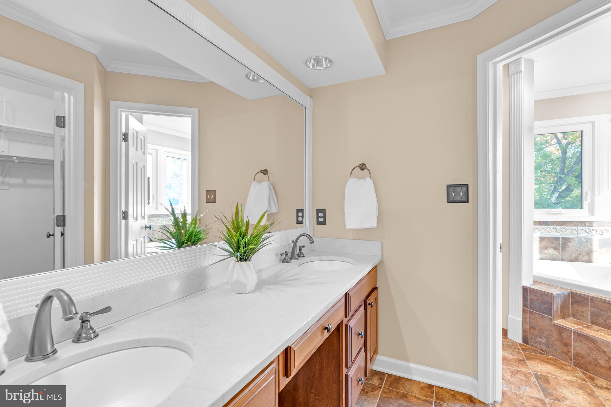 CROSSPOINTE - Residential