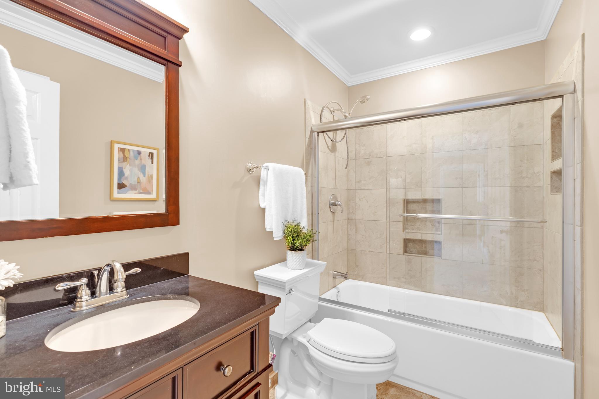 CROSSPOINTE - Residential