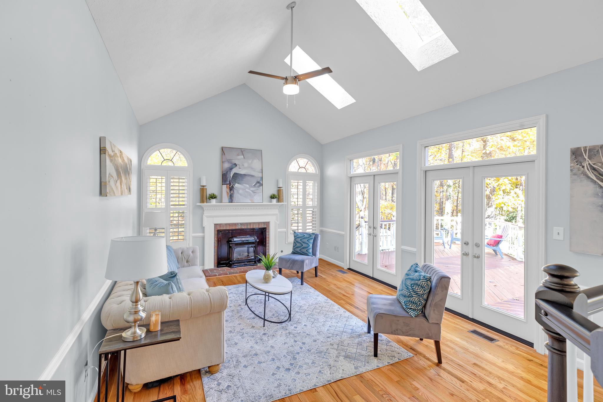 CROSSPOINTE - Residential