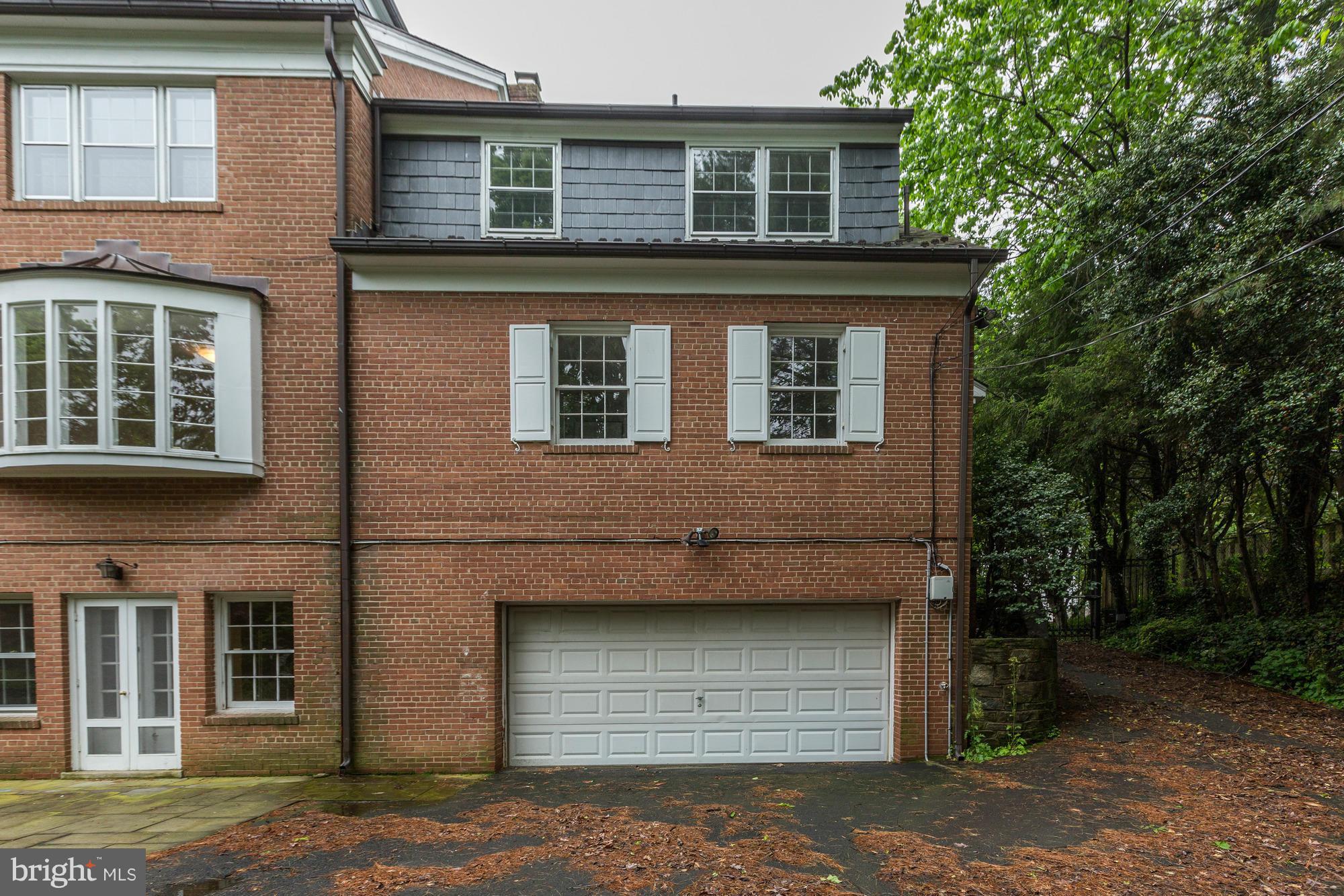 SPRING VALLEY - Residential