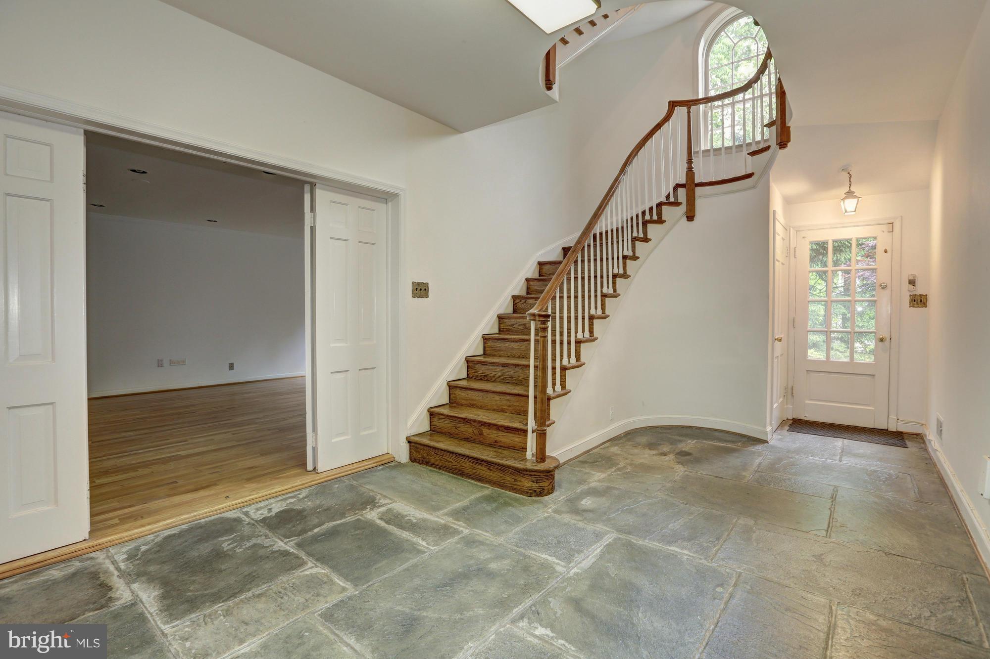 SPRING VALLEY - Residential