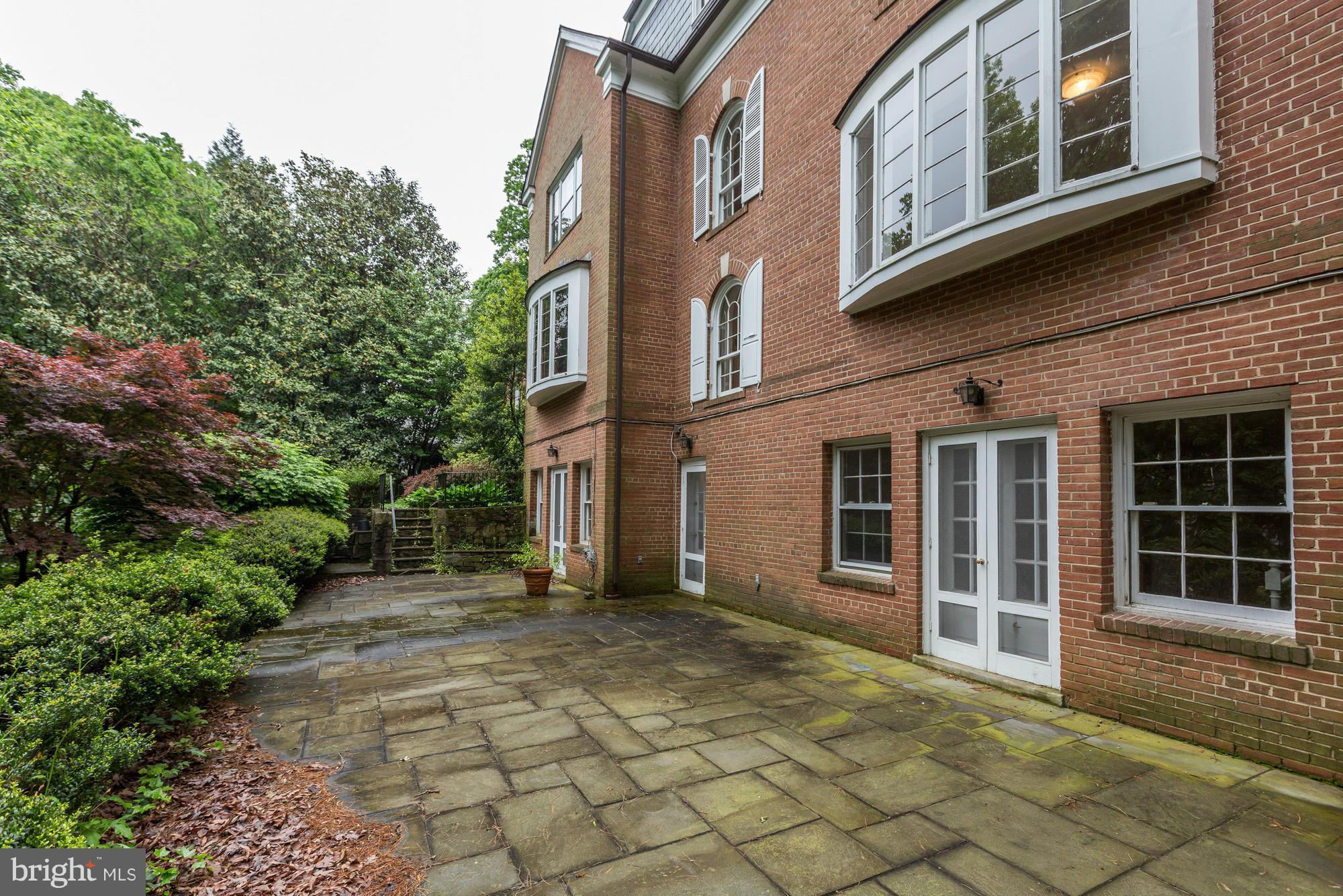 SPRING VALLEY - Residential