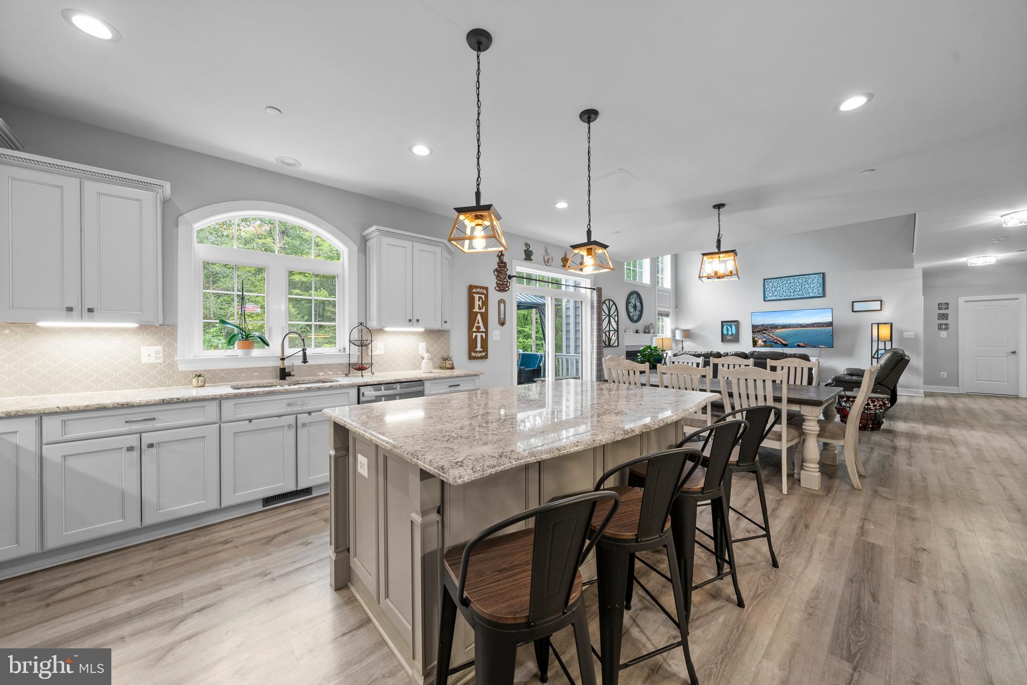 OAKLAND HALL - Residential