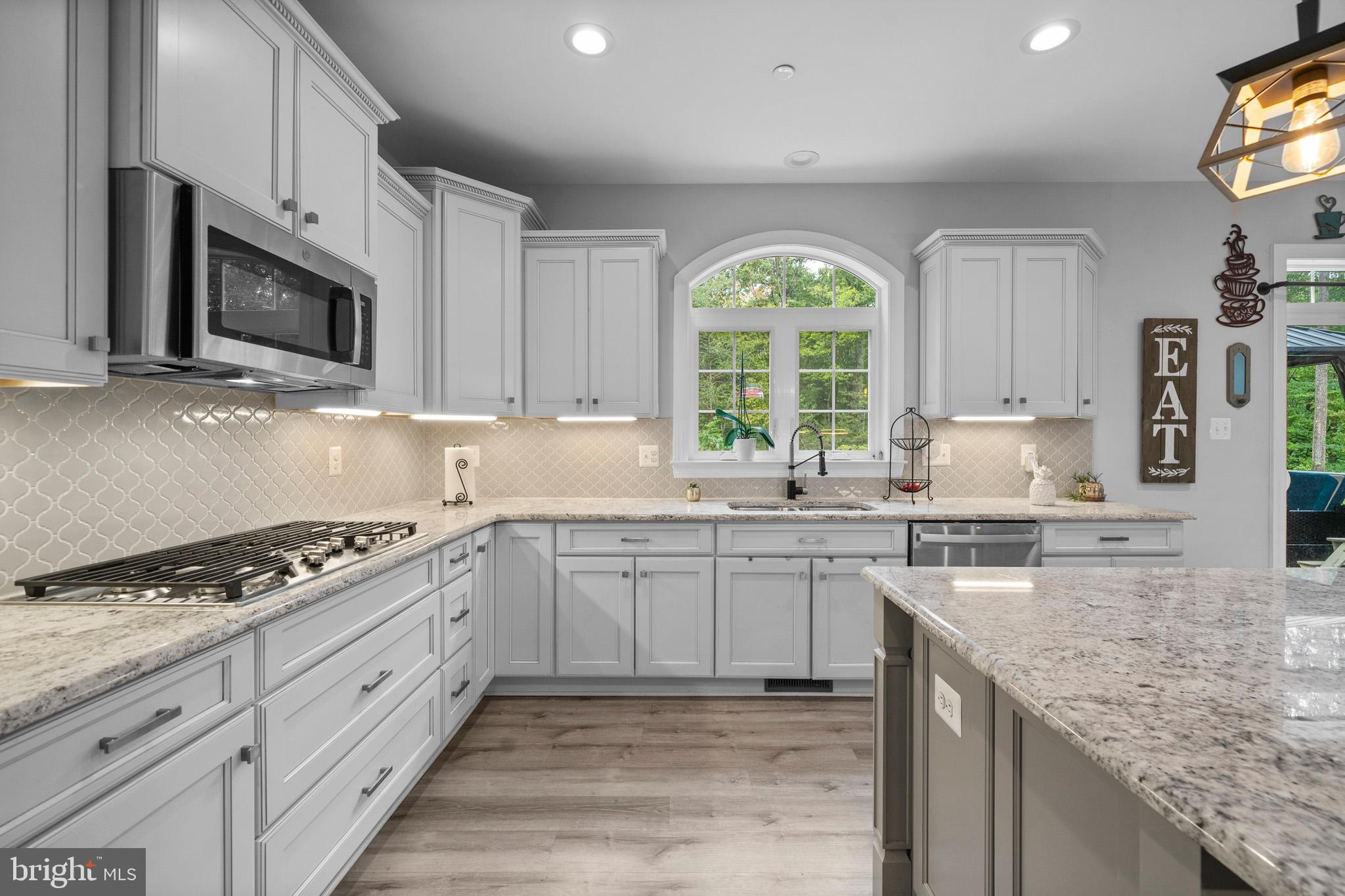 OAKLAND HALL - Residential