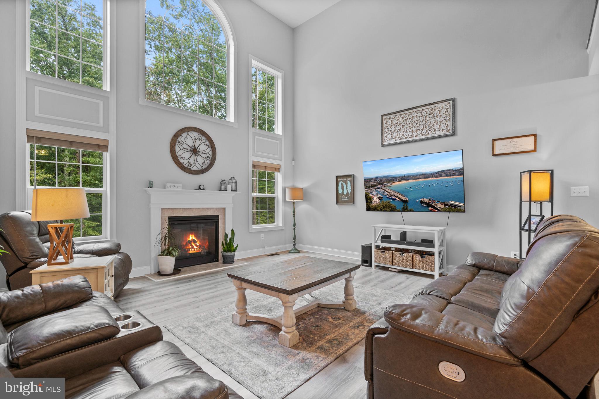 OAKLAND HALL - Residential