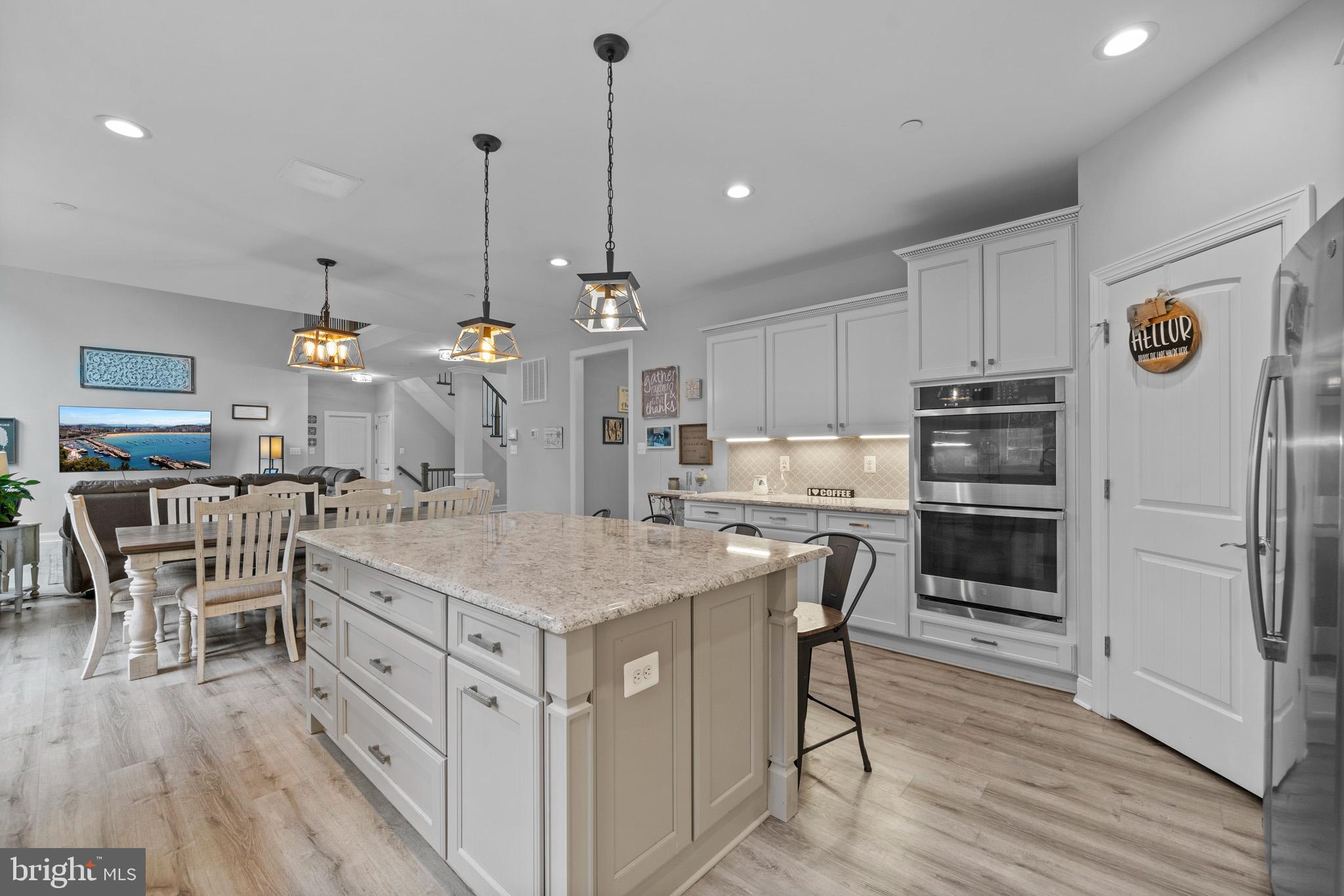 OAKLAND HALL - Residential