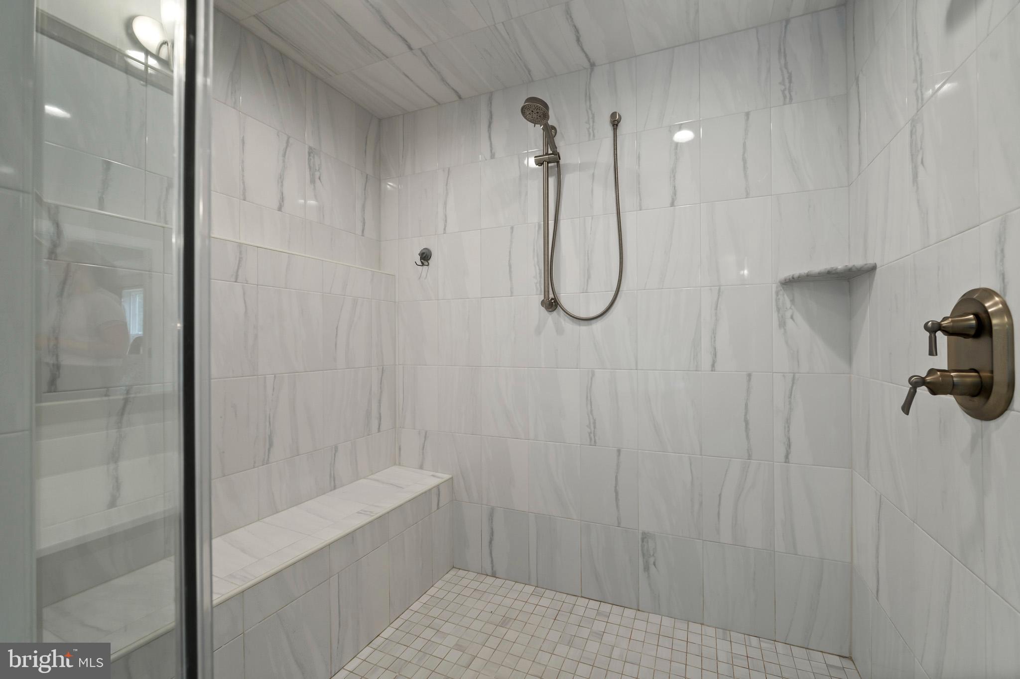 OAKLAND HALL - Residential