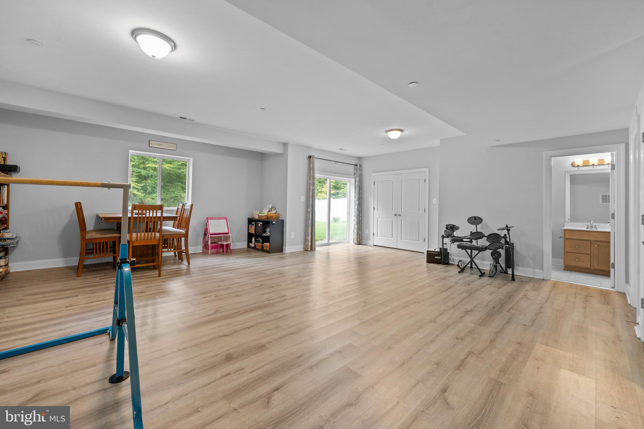 OAKLAND HALL - Residential