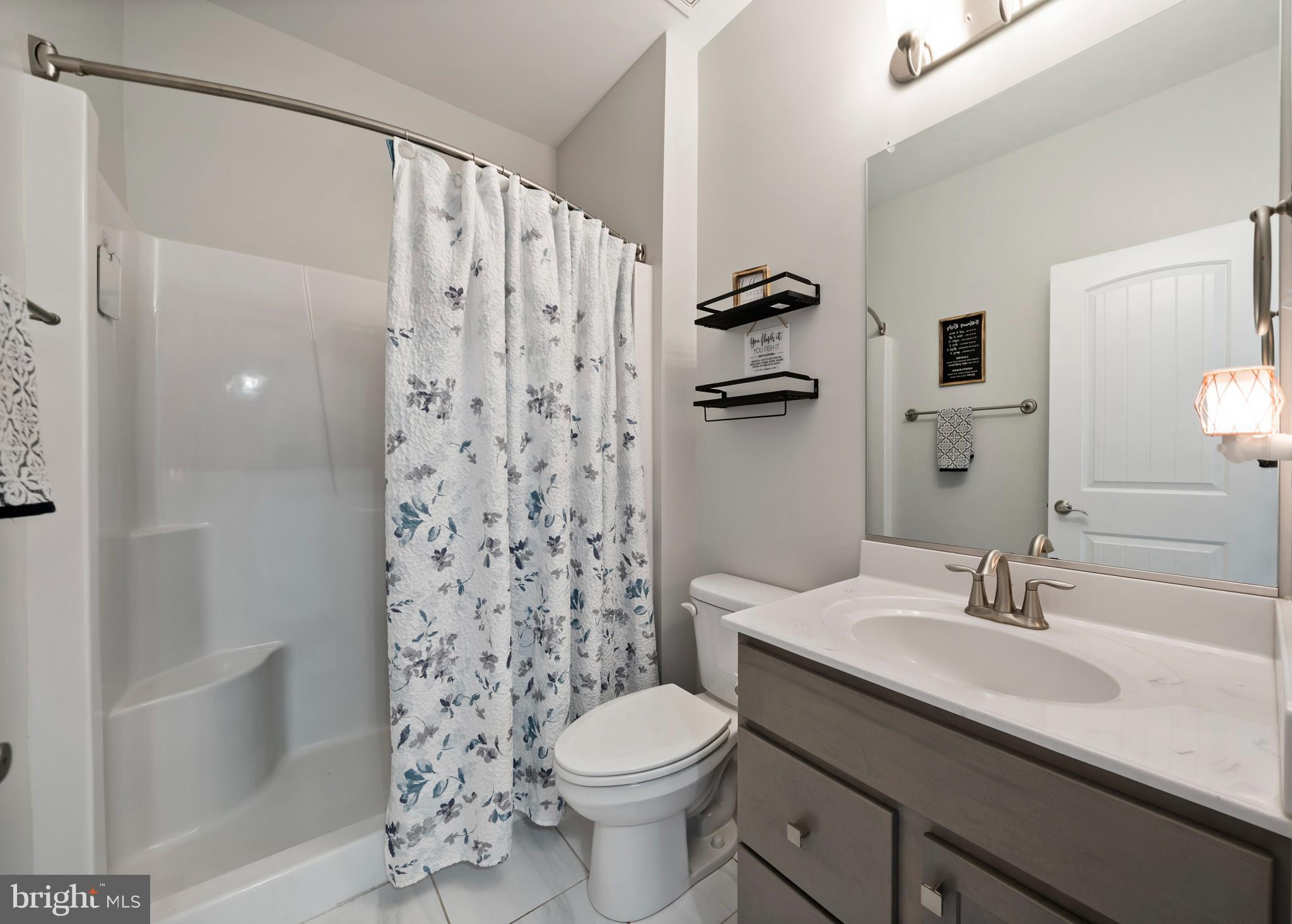 OAKLAND HALL - Residential