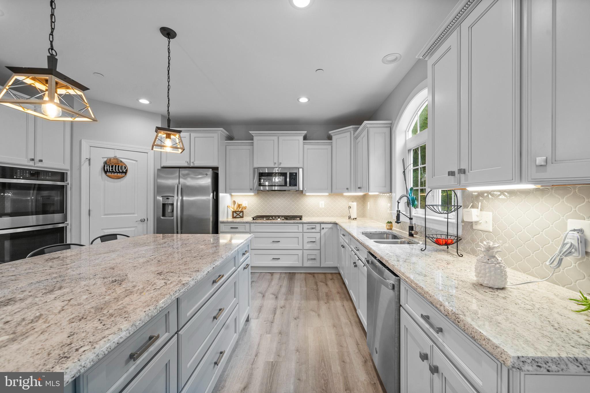 OAKLAND HALL - Residential