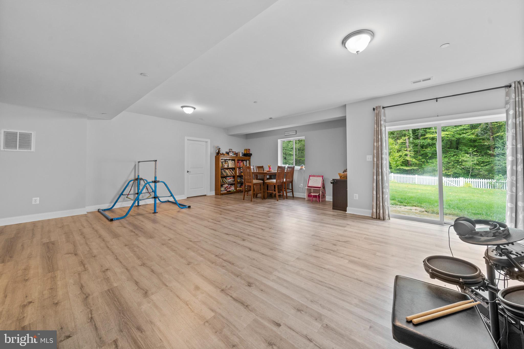 OAKLAND HALL - Residential