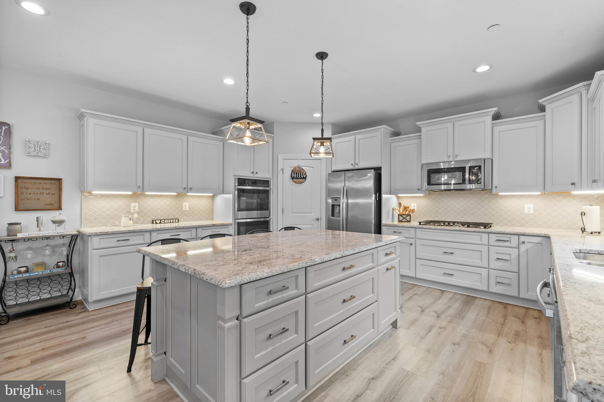 OAKLAND HALL - Residential