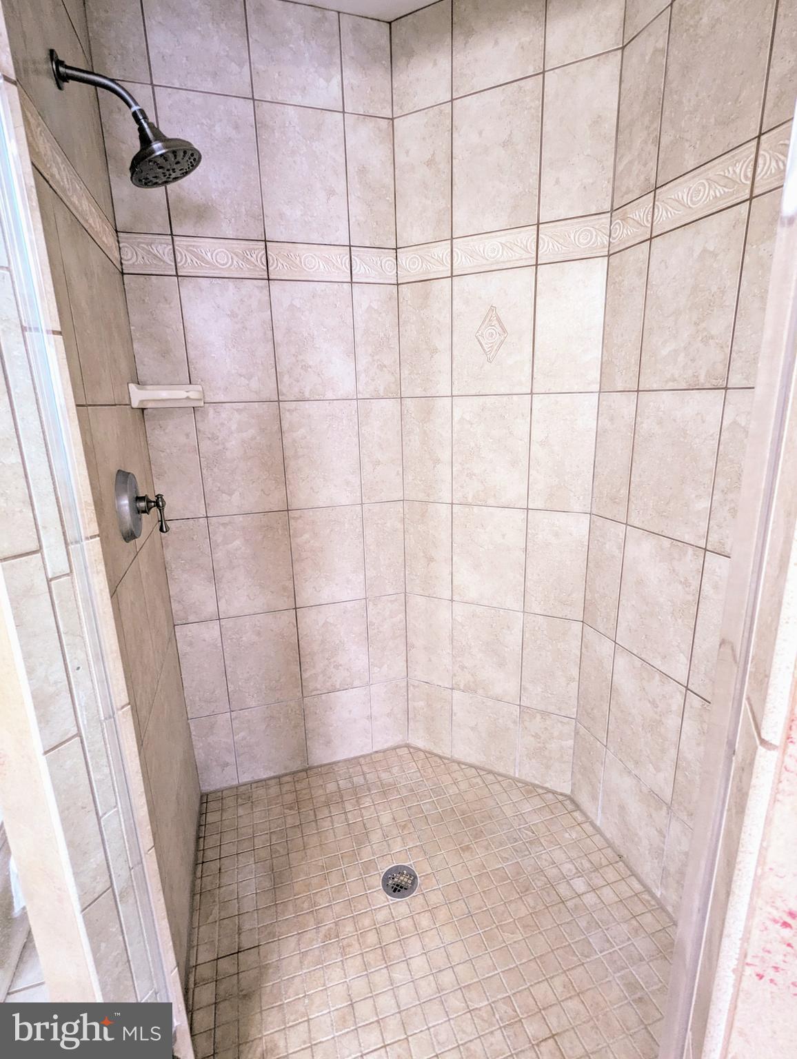 NARROWS POINTE - Residential