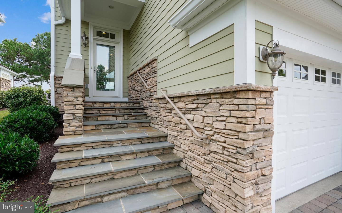 NARROWS POINTE - Residential