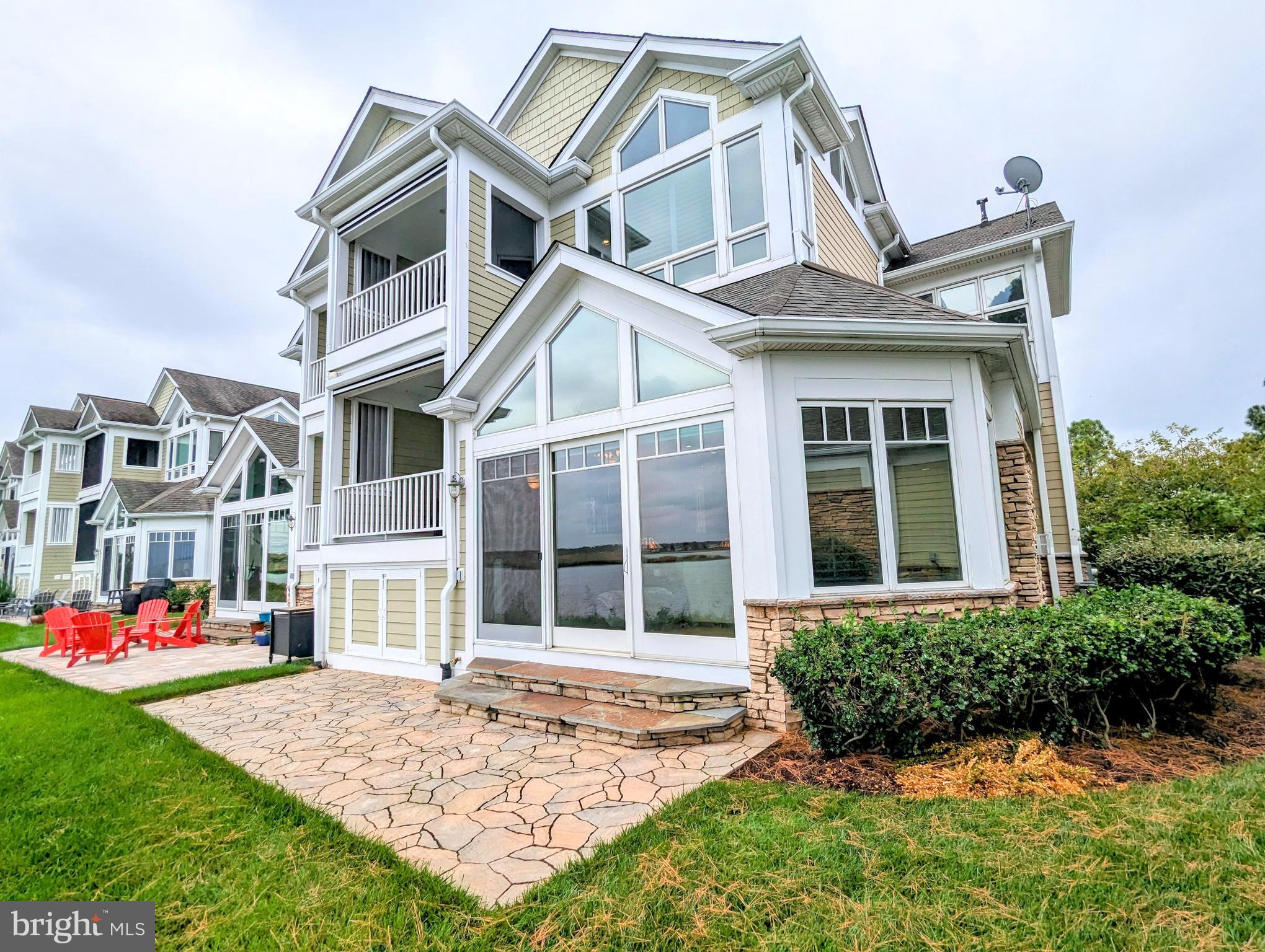 NARROWS POINTE - Residential