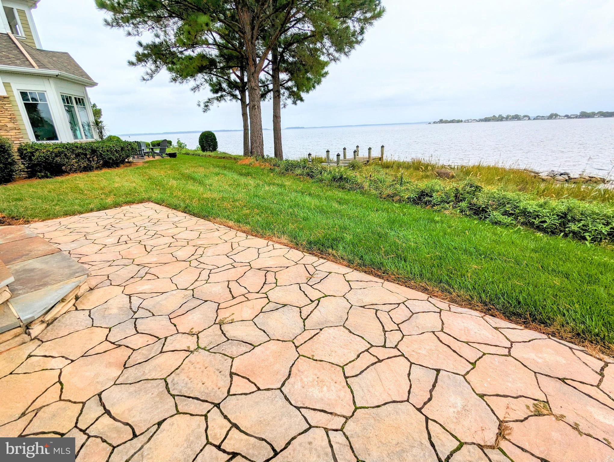 NARROWS POINTE - Residential