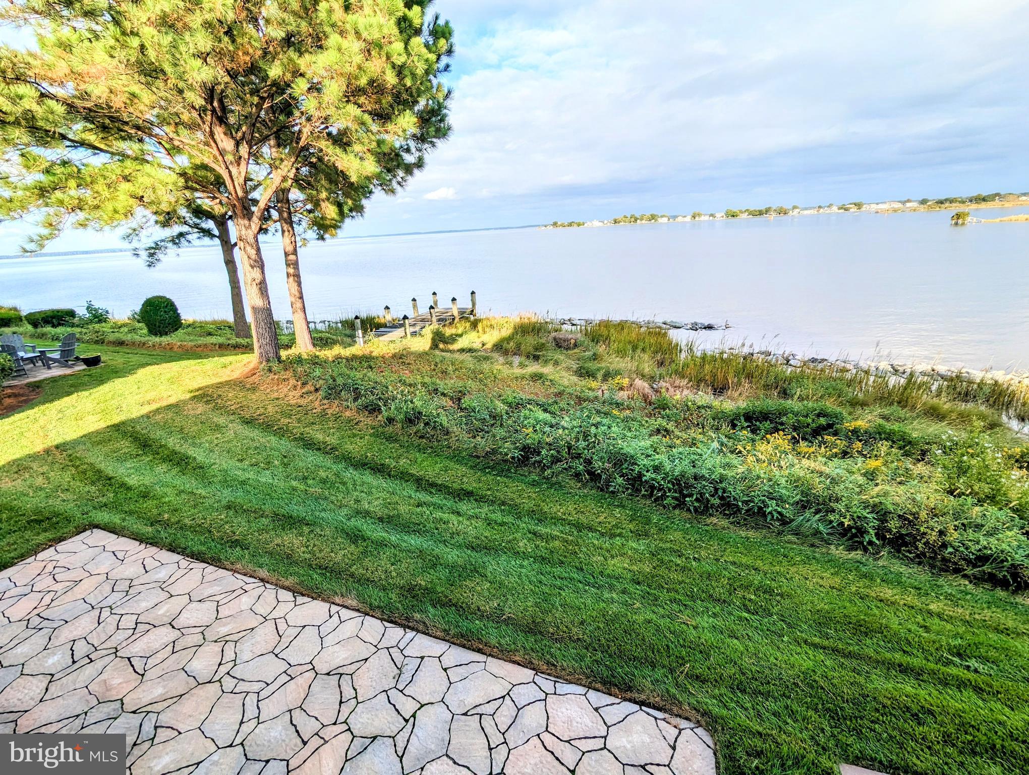 NARROWS POINTE - Residential