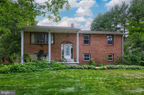 Photo of 1689 SHUMAKER RD, MANHEIM, PA 17545 (MLS # PALA2034068)