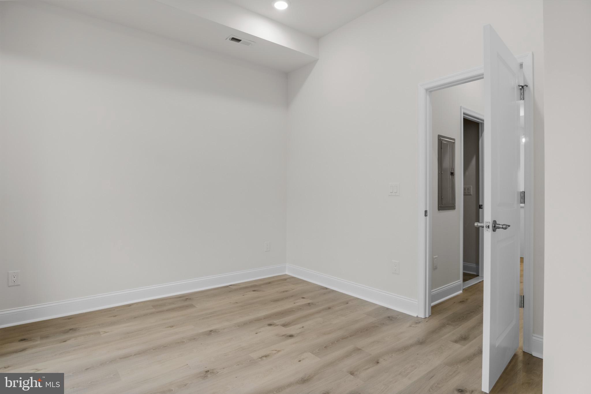 NORRIS SQUARE - Residential Income