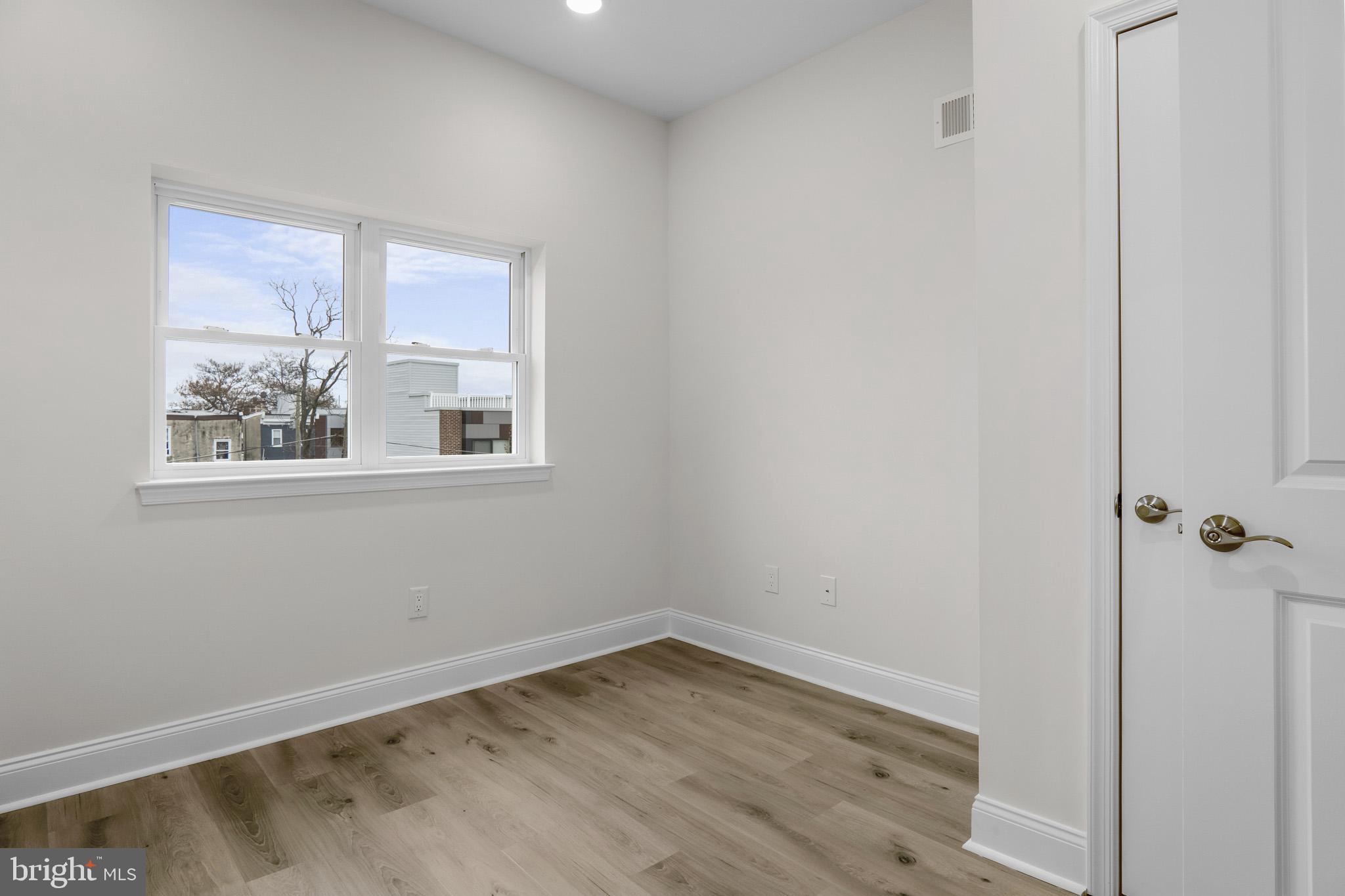 NORRIS SQUARE - Residential Income