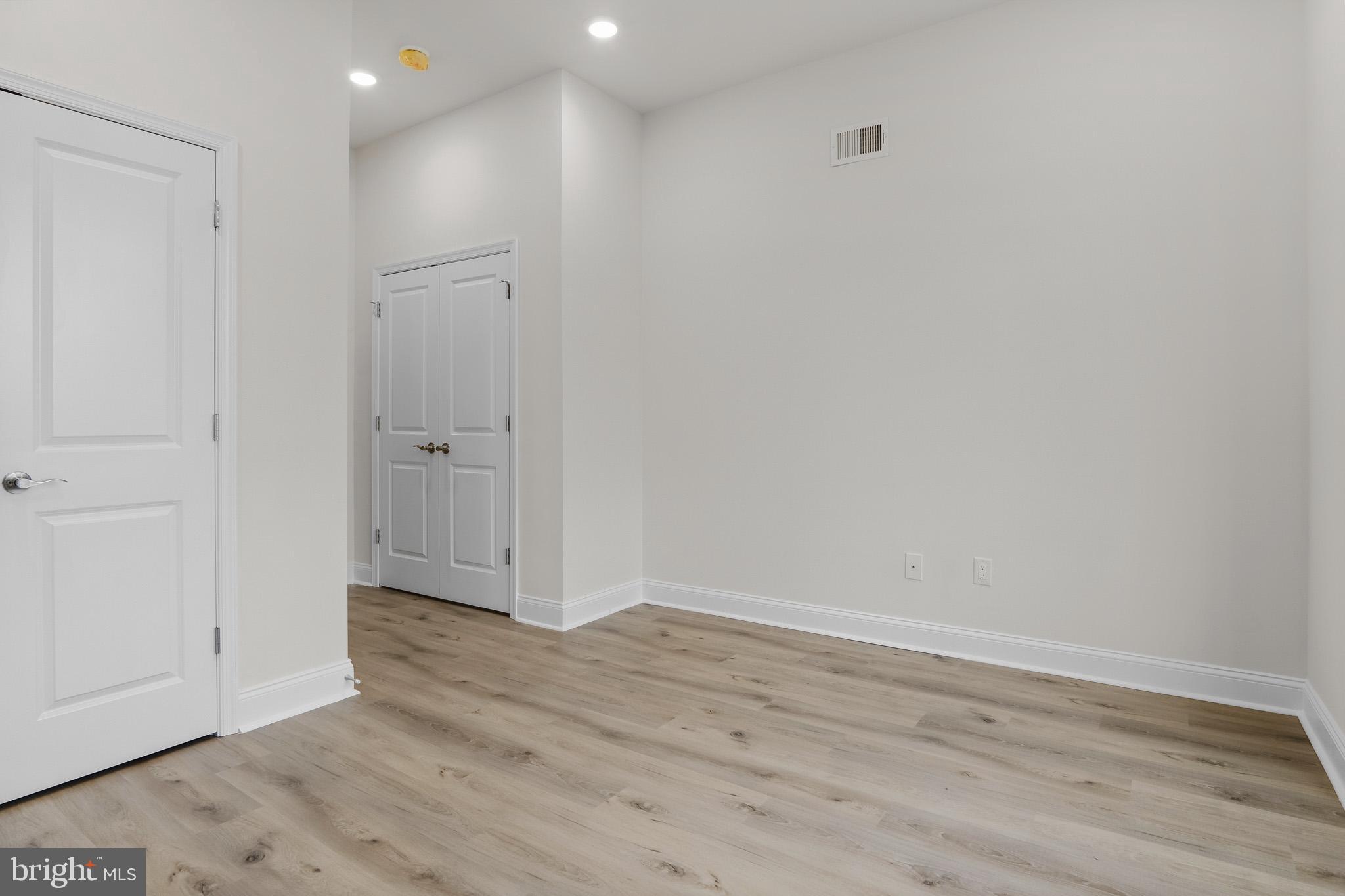 NORRIS SQUARE - Residential Income