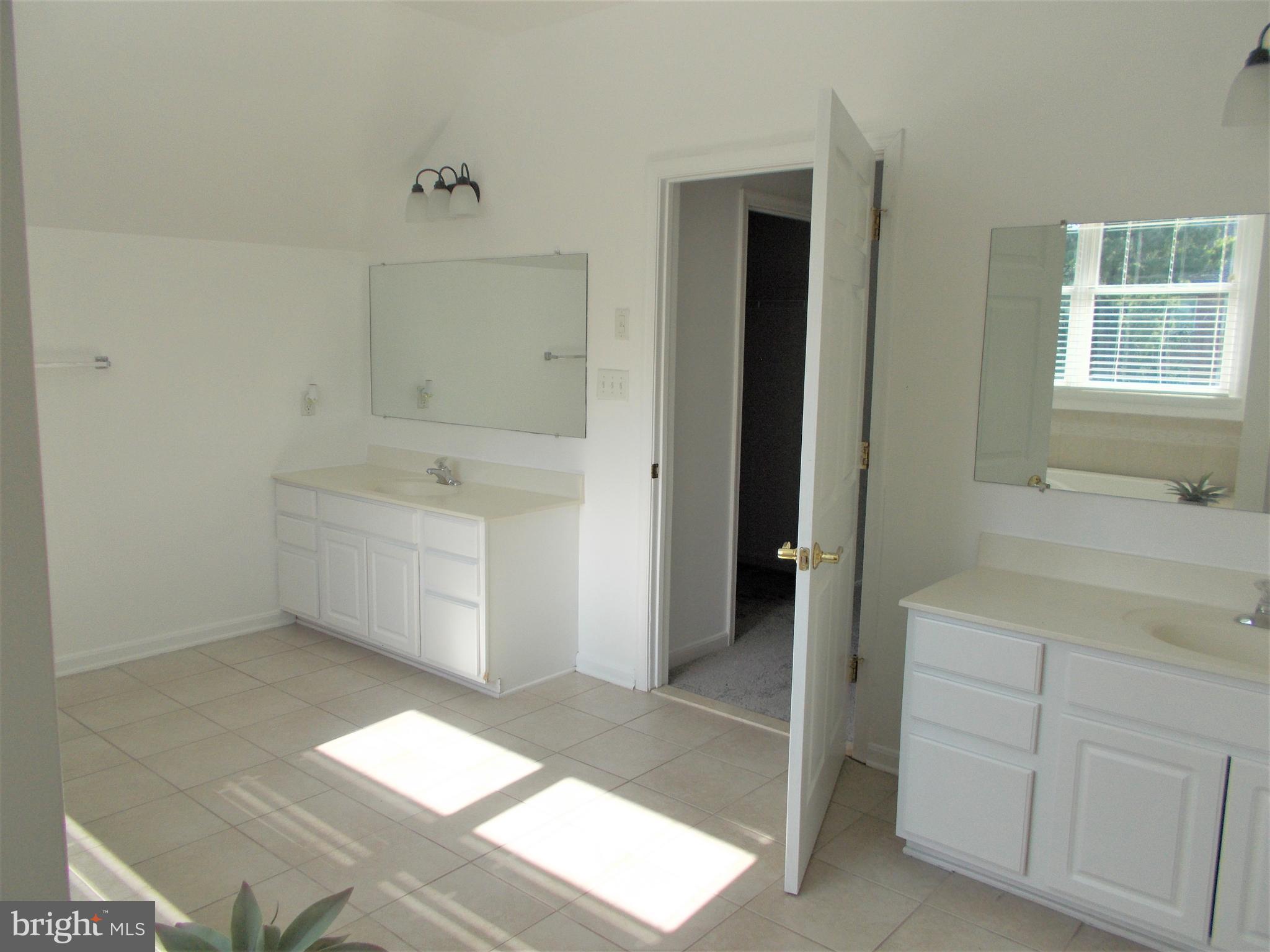 VAN LEAR - Residential Lease