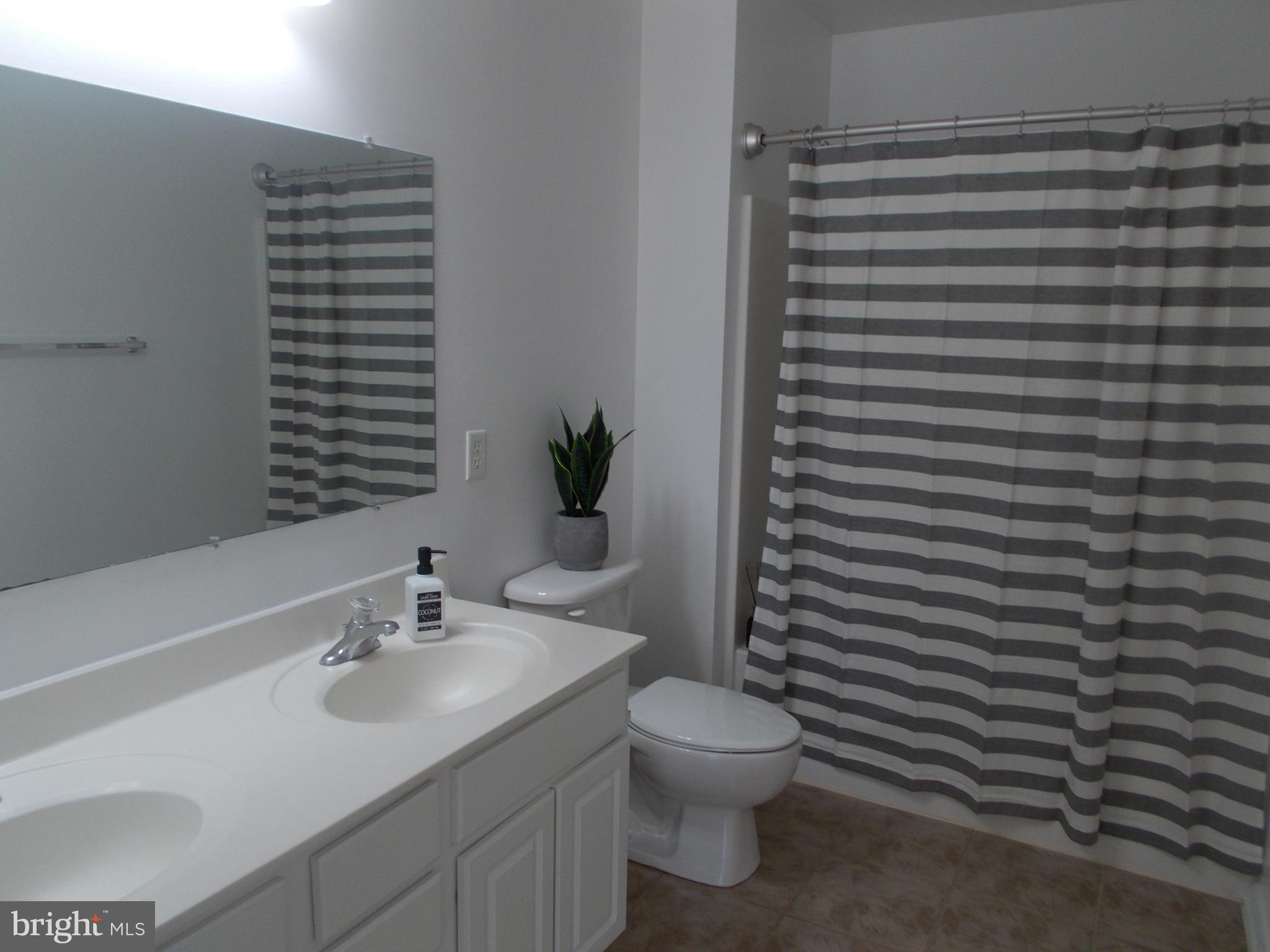 VAN LEAR - Residential Lease