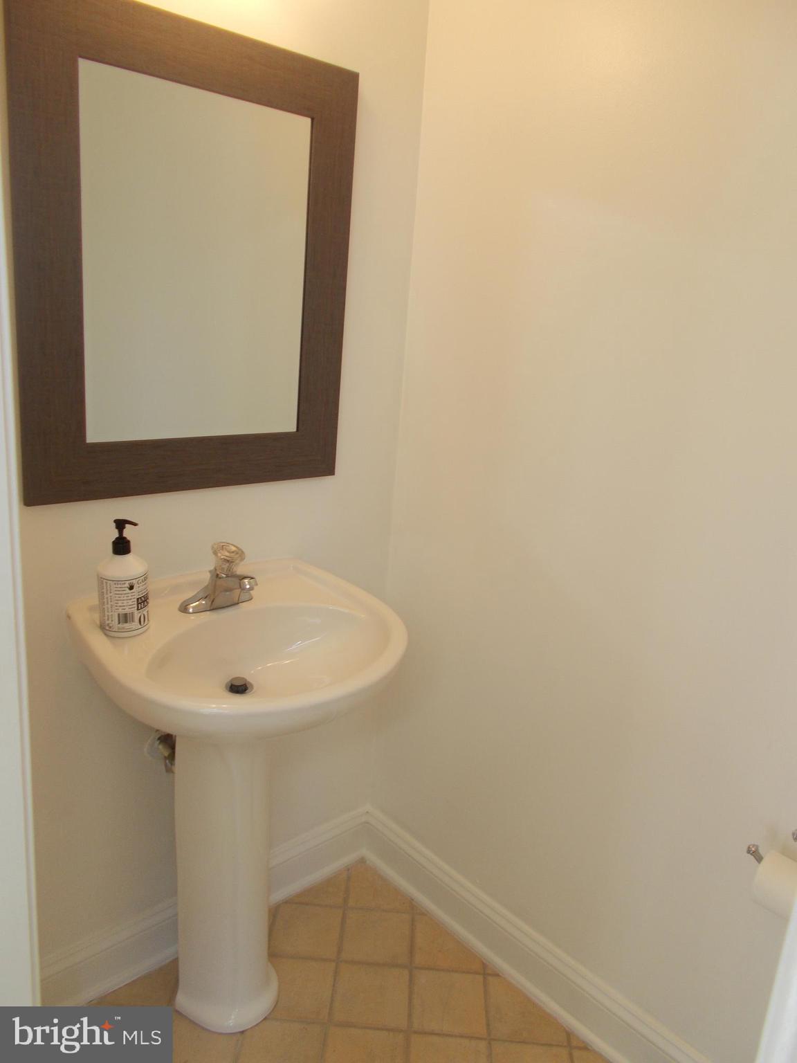 VAN LEAR - Residential Lease