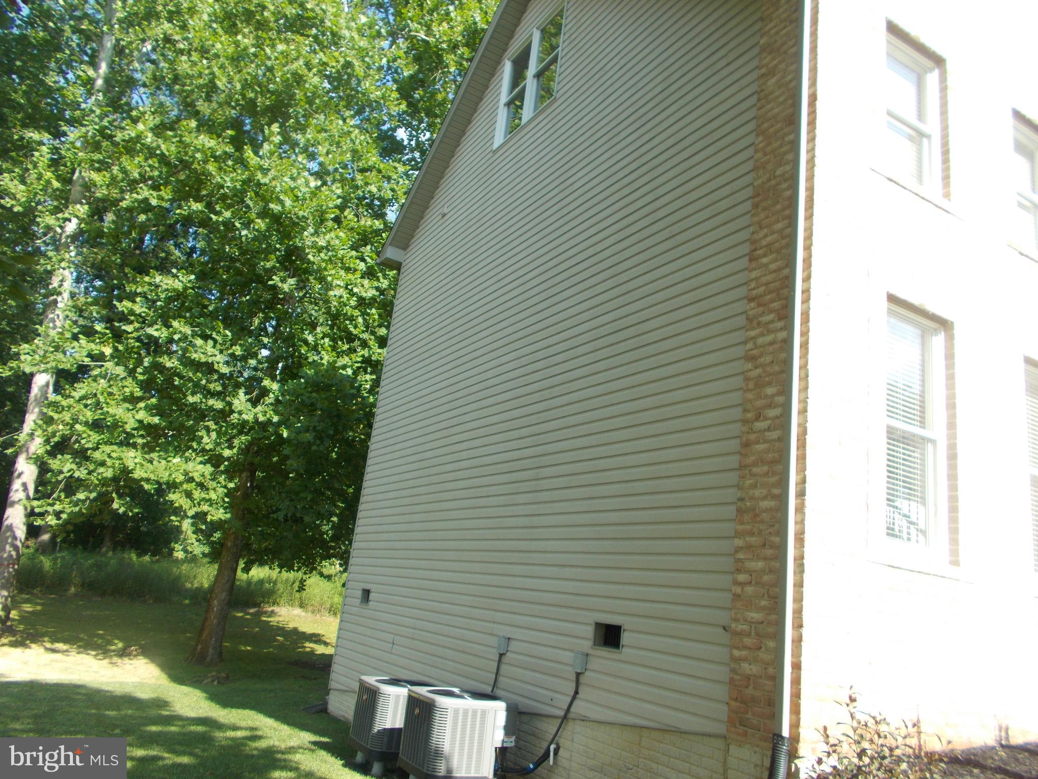 VAN LEAR - Residential Lease