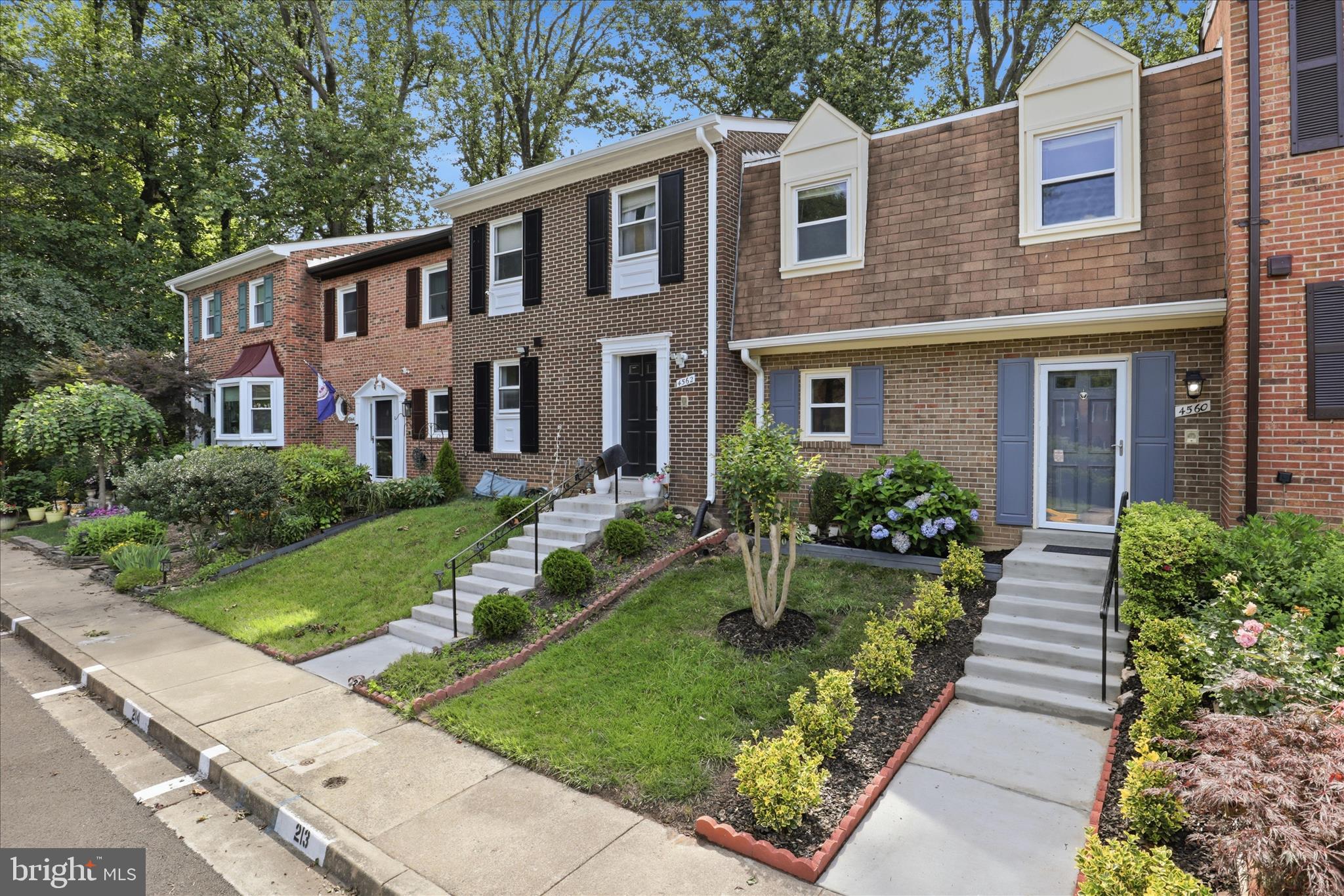 4560 METRO COURT