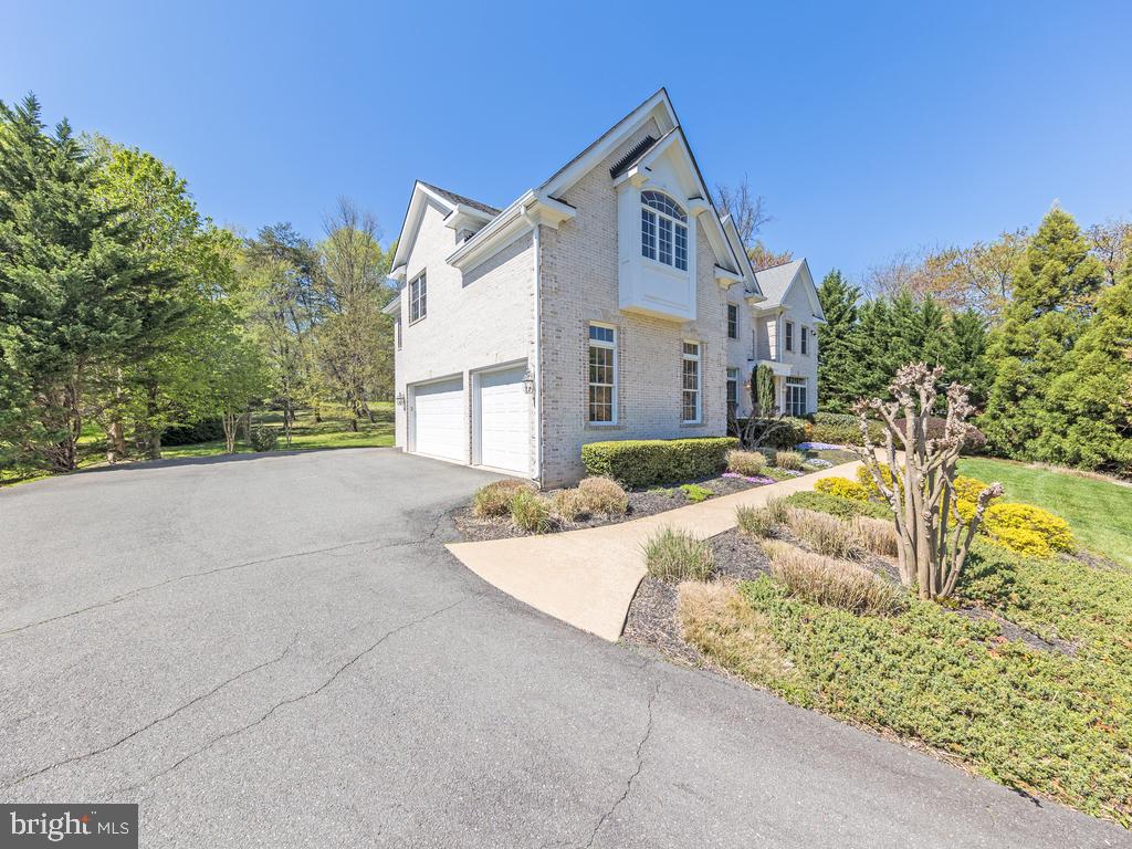 ALEXANDRA ESTATES - Residential