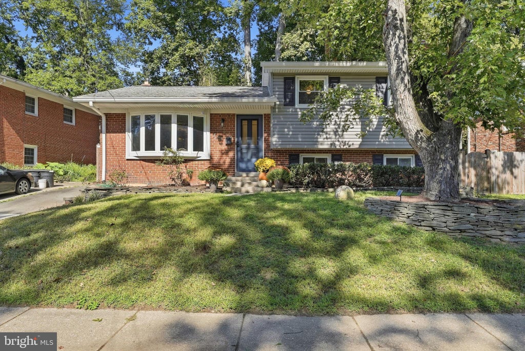 Photo of 838 Loxford Terrace, SILVER SPRING, MD 20901 (MLS # MDMC2255080)
