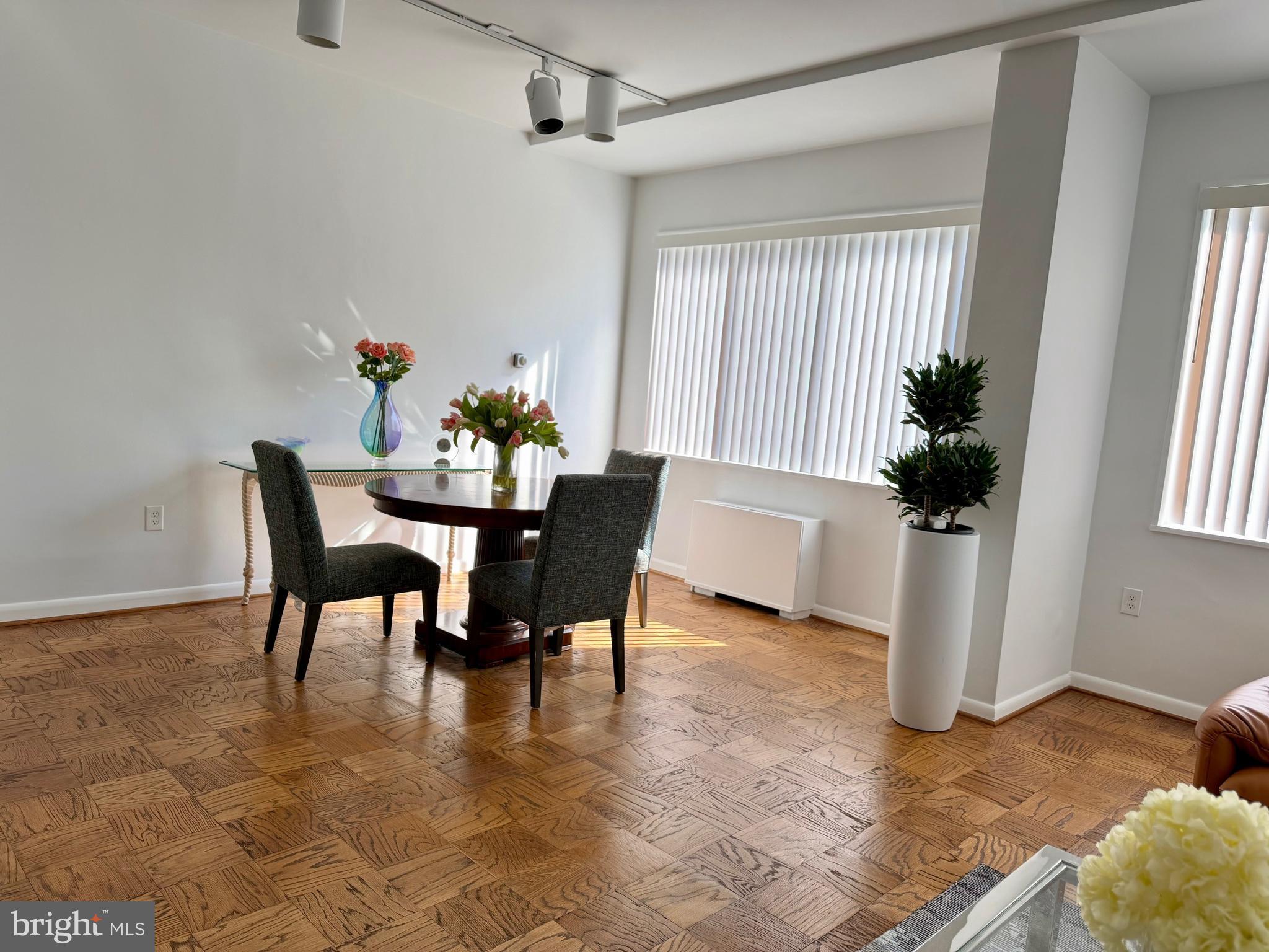 10500 ROCKVILLE PIK PIKE M11